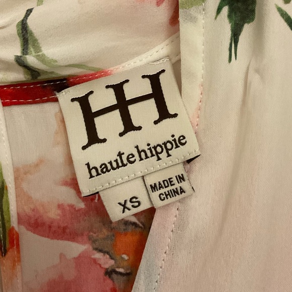 Haute Hippie silk floral romper shorts, long sleeves, v-neck.  Darling!  Size XS - Picture 6 of 16